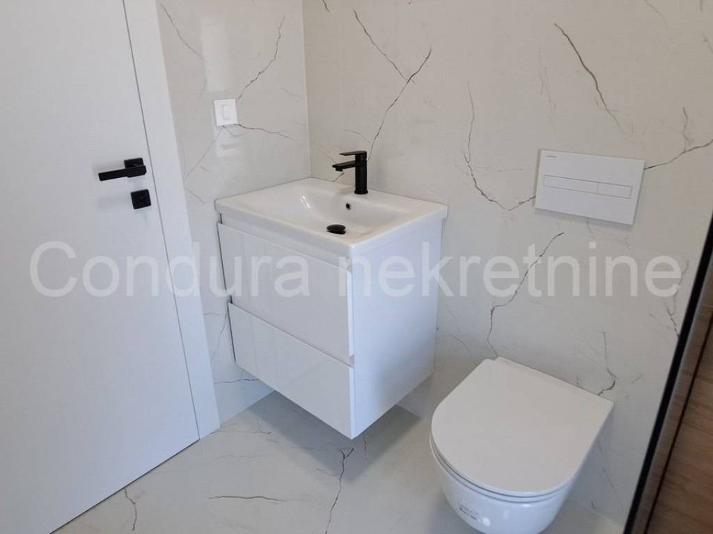 Apartman na moru, Prodaja, Privlaka, Privlaka