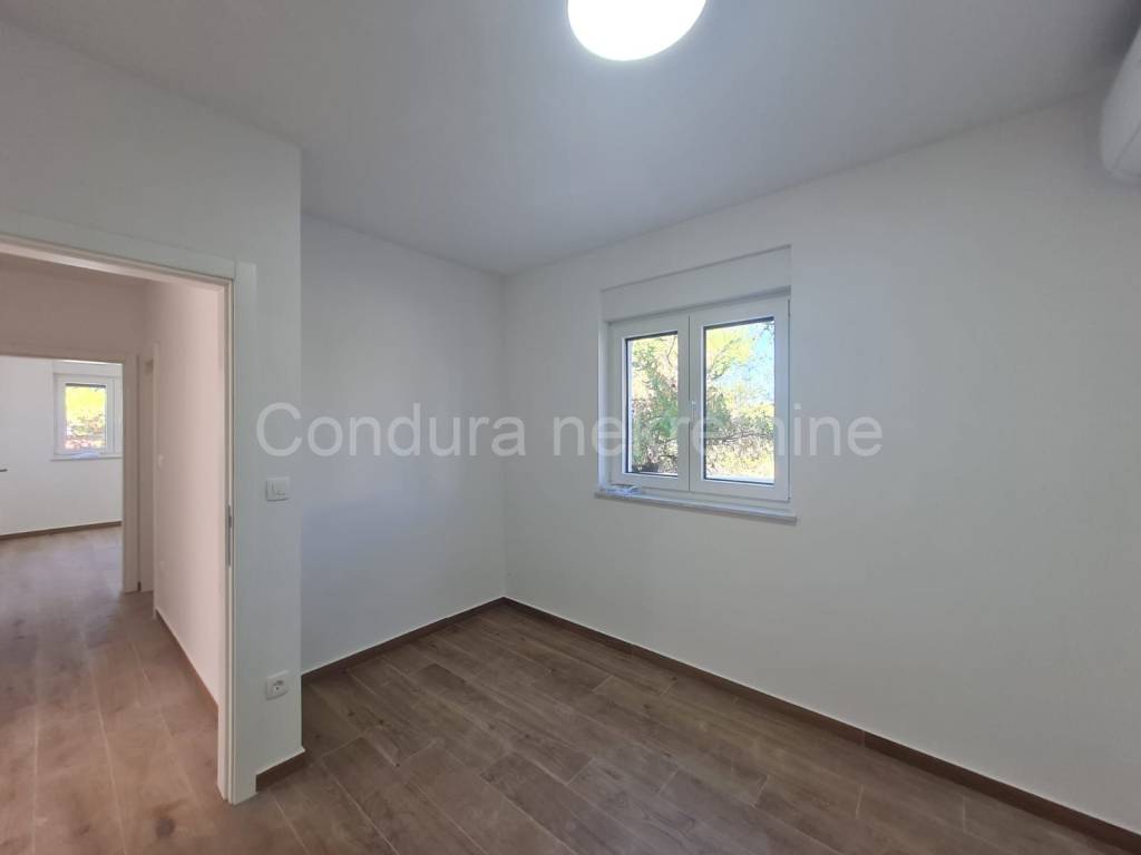 Apartman na moru, Prodaja, Vir, Vir