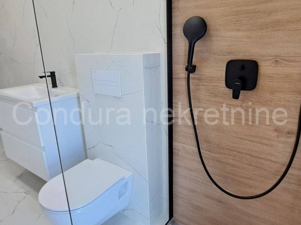 Apartman na moru, Prodaja, Privlaka, Privlaka