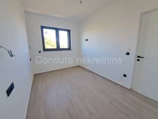 Apartman na moru, Prodaja, Nin, Zaton