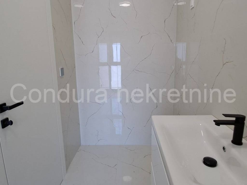 Apartman na moru, Prodaja, Privlaka, Privlaka