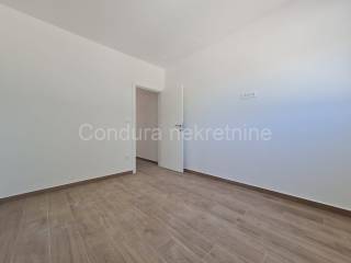 Apartman na moru, Prodaja, Vir, Vir