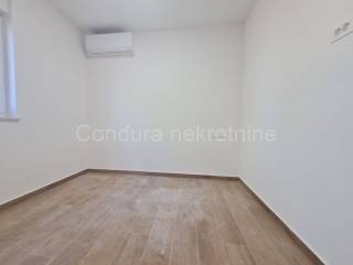 Apartman na moru, Prodaja, Vir, Vir