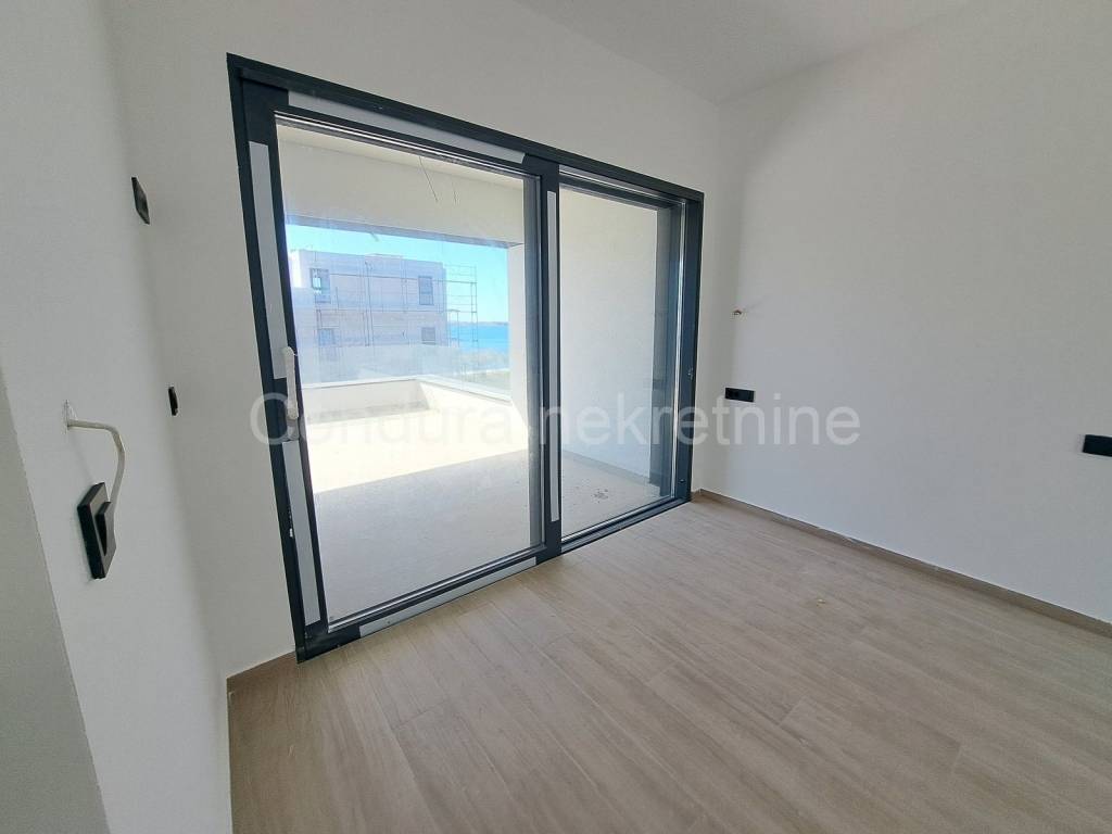 Apartman na moru, Prodaja, Nin, Zaton