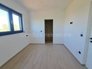 Apartman na moru, Prodaja, Nin, Zaton