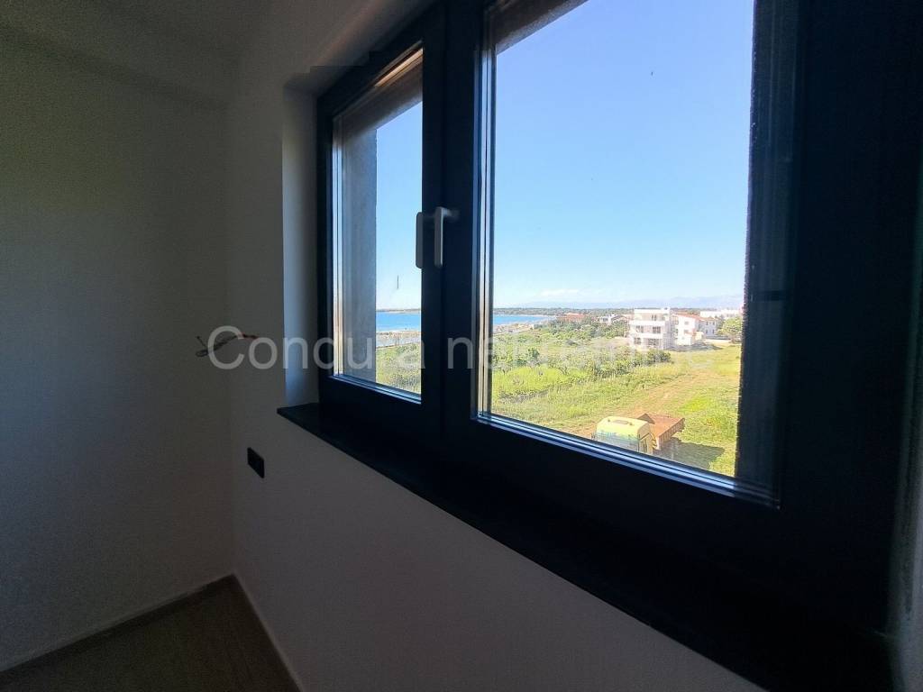 Apartman na moru, Prodaja, Nin, Zaton