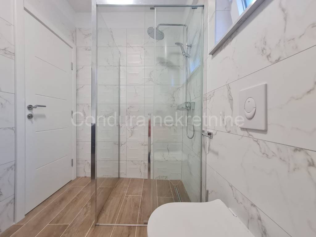 Apartman na moru, Prodaja, Vir, Vir