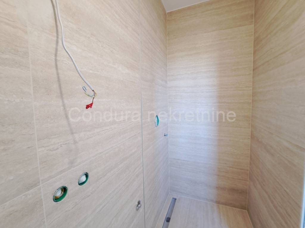 Apartman na moru, Prodaja, Nin, Zaton