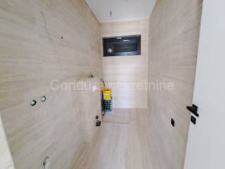 Apartman na moru, Prodaja, Nin, Zaton