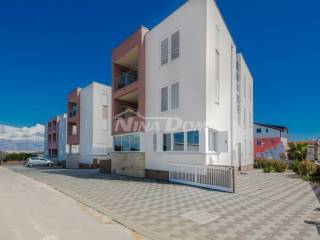 Apartmanska kuća, Prodaja, Vir, Vir