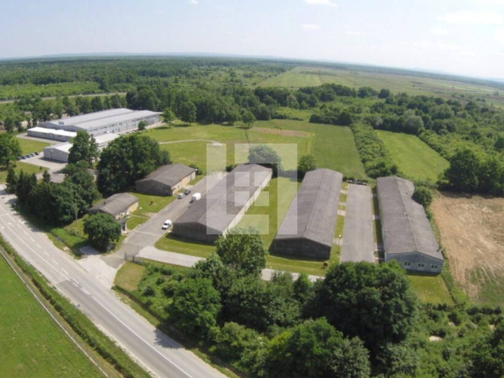 Jastrebarsko, zemljište 21.000 m2 za hale, prodaja