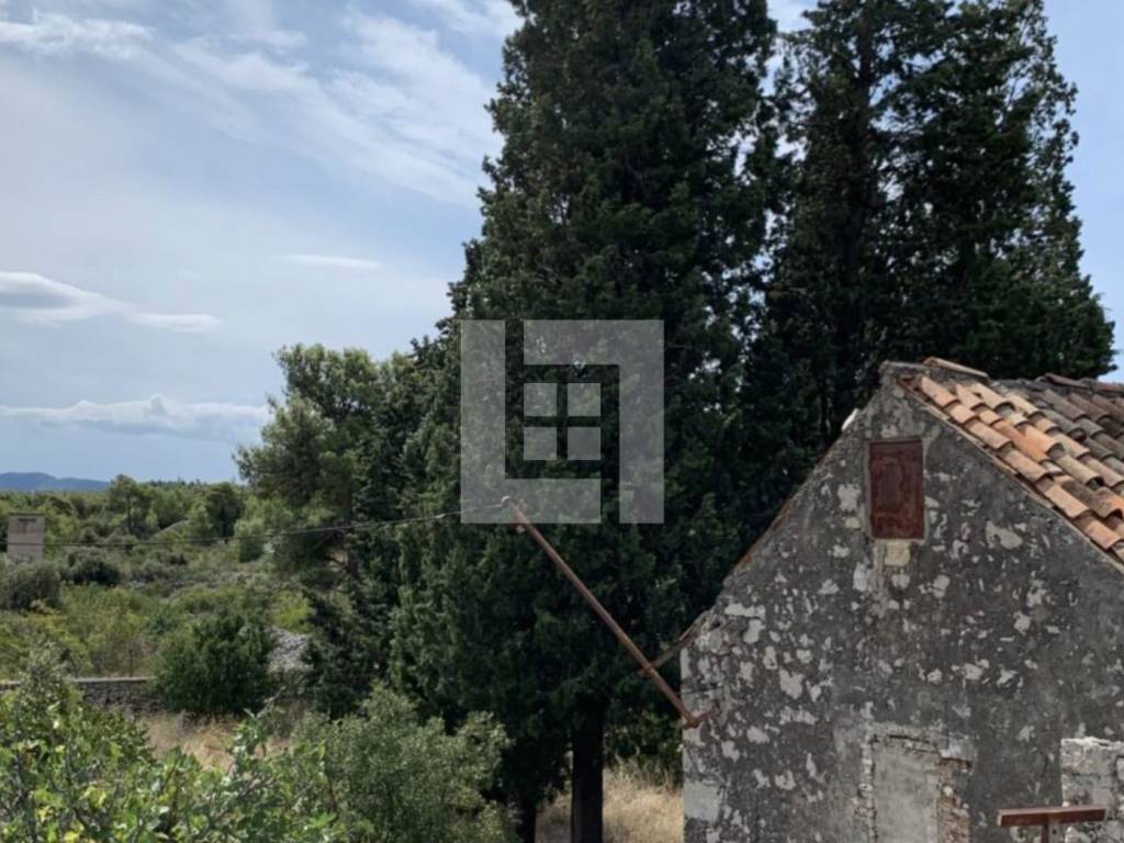Šibenik okolica, poljoprivredno zemljište 37.000 m2, prodaja