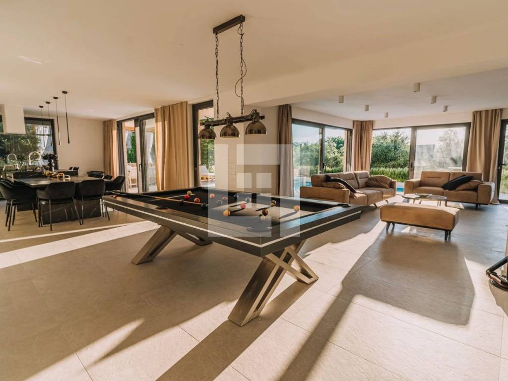 Privlaka (Zadar), moderna luksuzna vila sa bazenom, prodaja