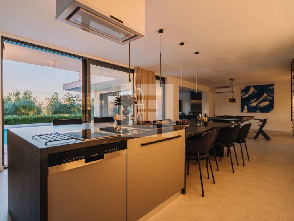 Privlaka (Zadar), moderna luksuzna vila sa bazenom, prodaja