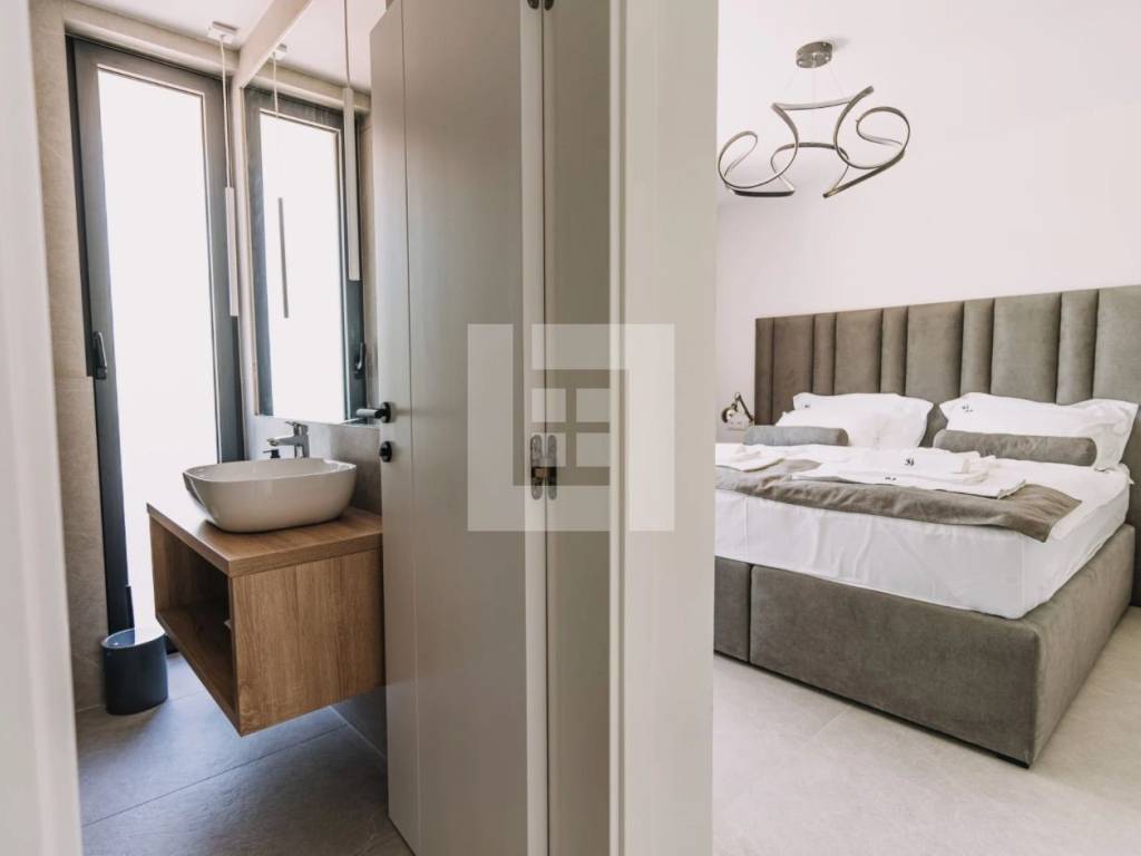 Privlaka (Zadar), moderna luksuzna vila sa bazenom, prodaja