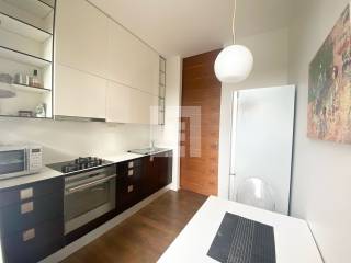 Medulićeva, namješten 3S stan, balkon, parking, najam