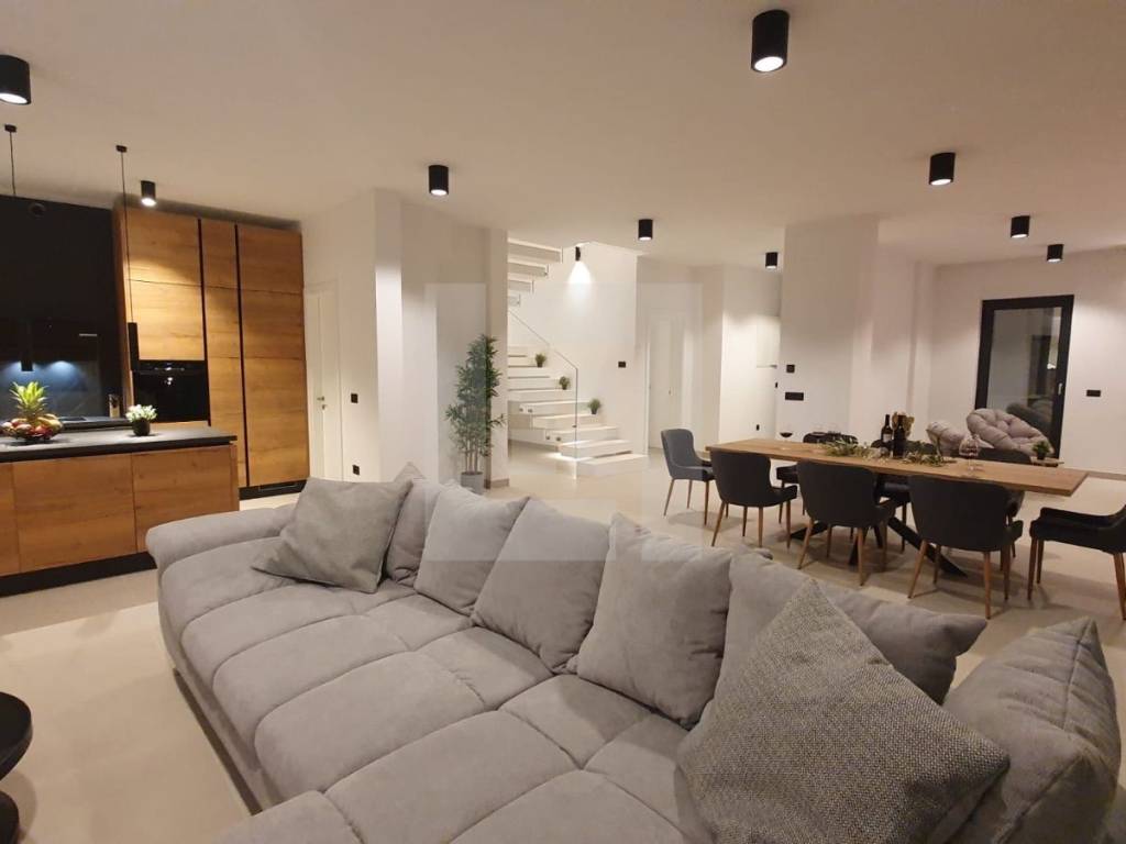 Novalja, luksuzna 5S vila, bazen, pogled na more, prodaja