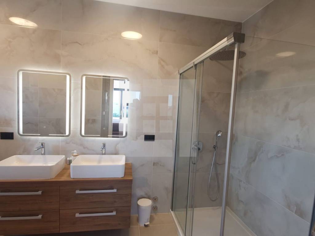 Novalja, luksuzna 5S vila, bazen, pogled na more, prodaja