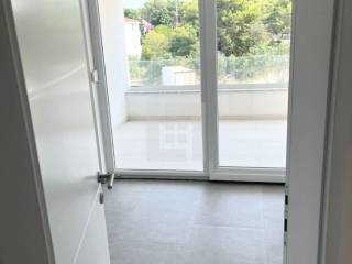 Novalja, nov luksuzan 4S penthouse, bazen, 2PM, prodaja