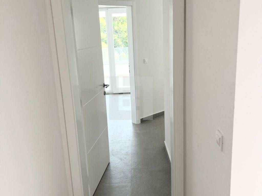 Novalja, nov luksuzan 4S penthouse, bazen, 2PM, prodaja