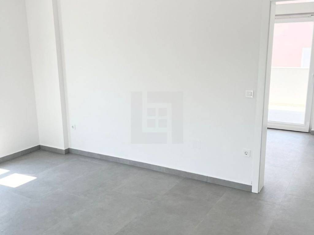 Novalja, nov luksuzan 4S penthouse, bazen, 2PM, prodaja