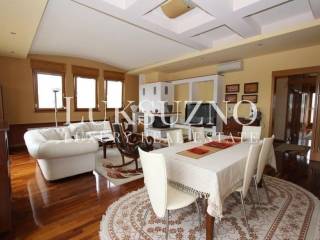 Pantovčak, luksuzan penthouse, namješten, parking, najam