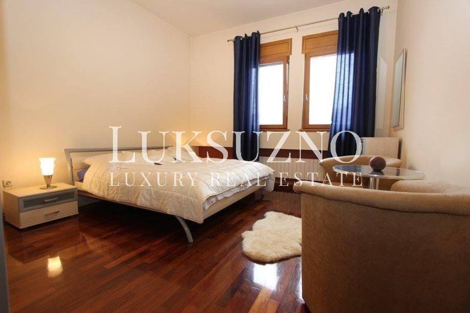 Pantovčak, luksuzan penthouse, namješten, parking, najam