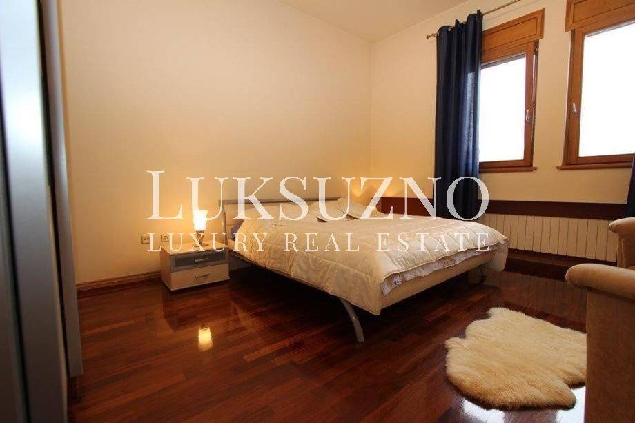 Pantovčak, luksuzan penthouse, namješten, parking, najam