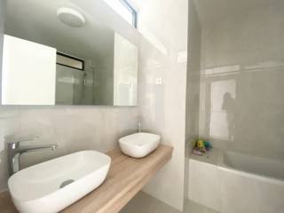 Jelenovac, luksuzan 5S stan, vrt, garaža, parking, prodaja