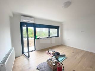 Jelenovac, luksuzan 5S stan, vrt, garaža, parking, prodaja