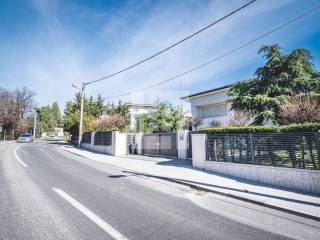 Tuškanac, mala obiteljska kuća za renovaciju, prodaja