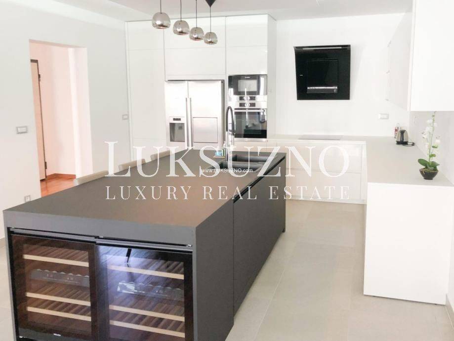 Hotel - 15 apartmana, 1550m2, Hvar, prodaja, Luksuzno.com
