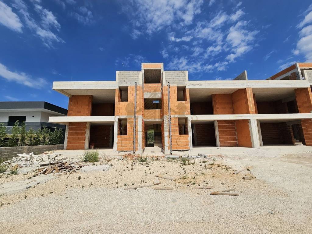 Apartman s okućnicom, Prodaja, Vir, Vir