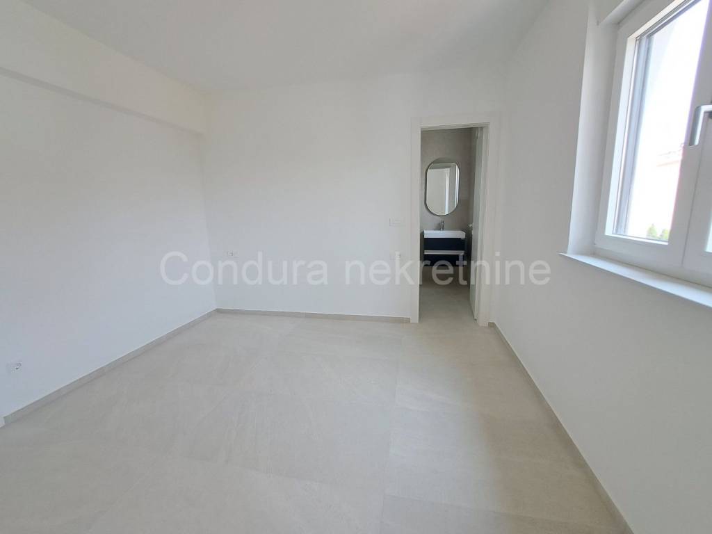 Apartman na moru, Prodaja, Privlaka, Privlaka