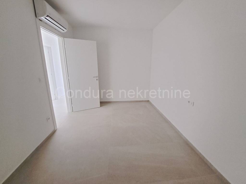 Apartman na moru, Prodaja, Privlaka, Privlaka