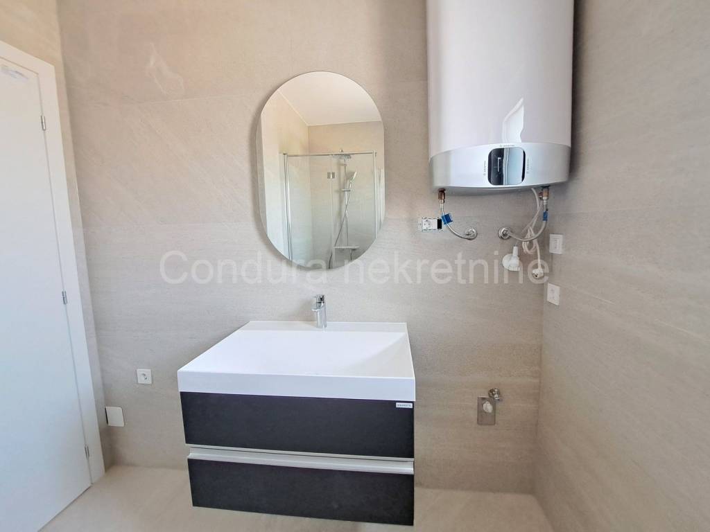 Apartman na moru, Prodaja, Privlaka, Privlaka