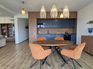 Apartman na moru, Prodaja, Vrsi, Zukve