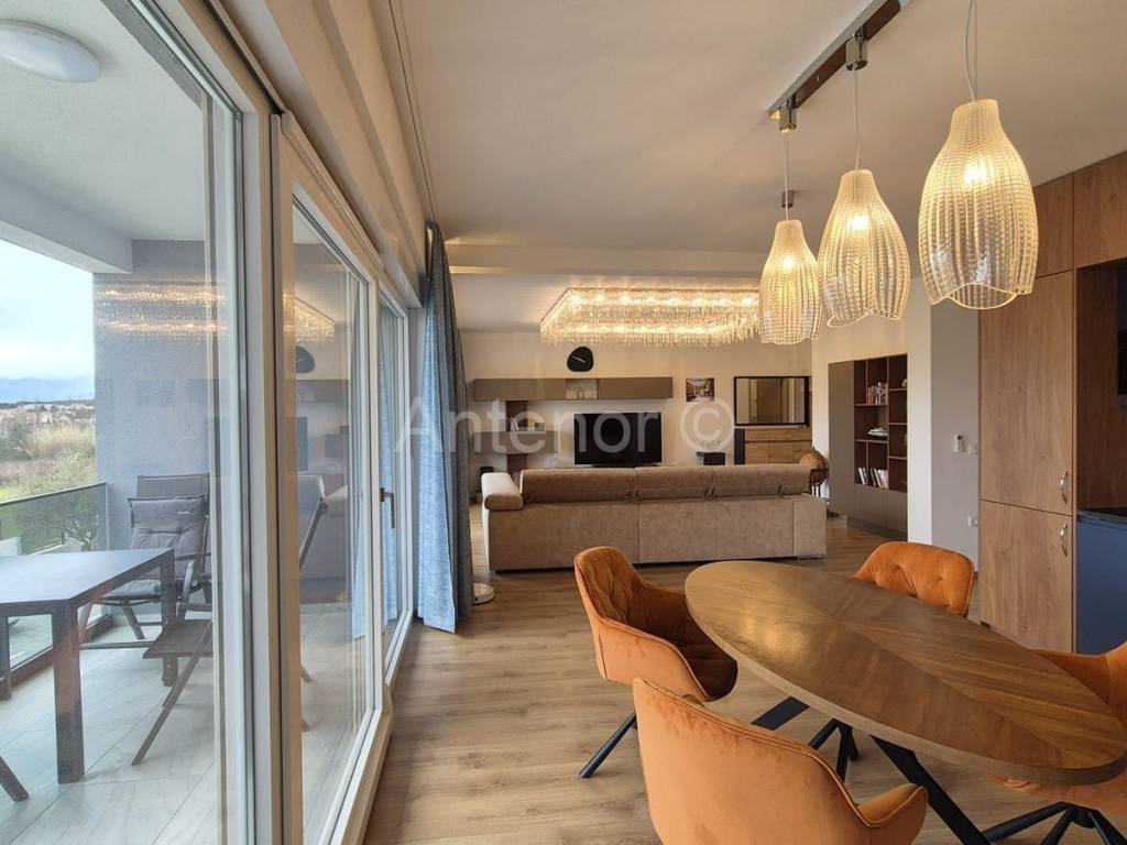 Apartman na moru, Prodaja, Vrsi, Zukve