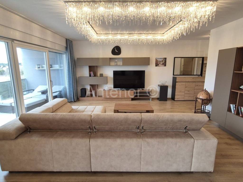 Apartman na moru, Prodaja, Vrsi, Zukve