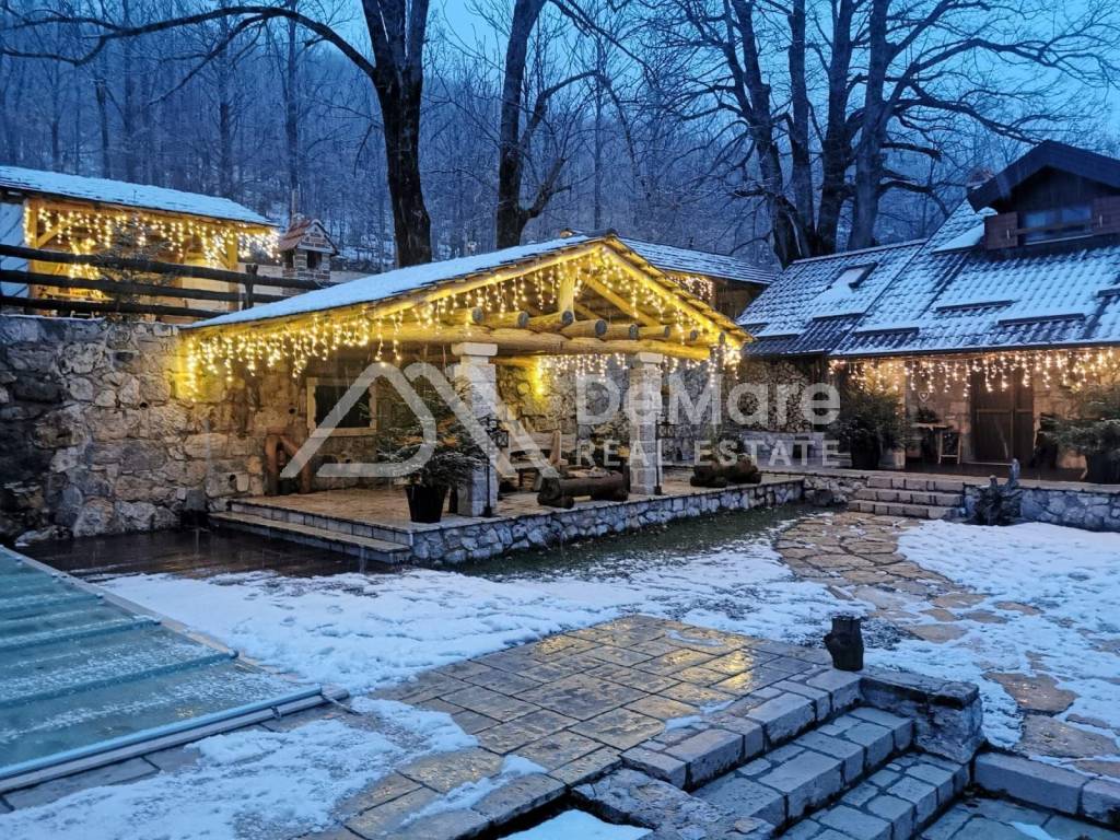 Obiteljska kuća, Prodaja, Gračac, Bruvno