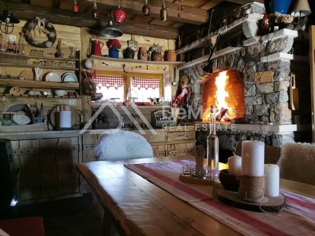 Obiteljska kuća, Prodaja, Gračac, Bruvno