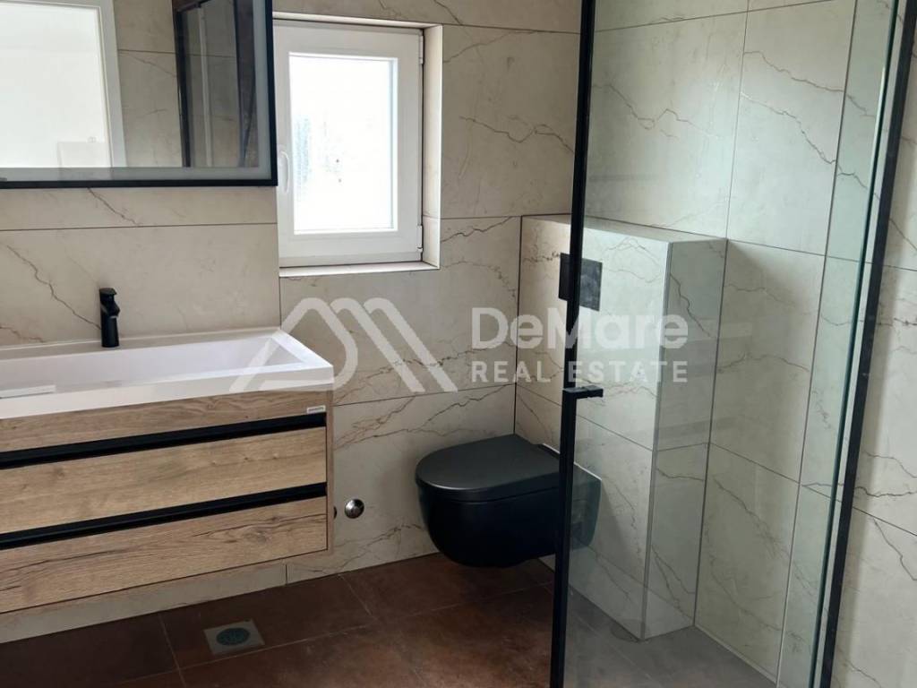 Vila, Prodaja, Vrsi, Vrsi