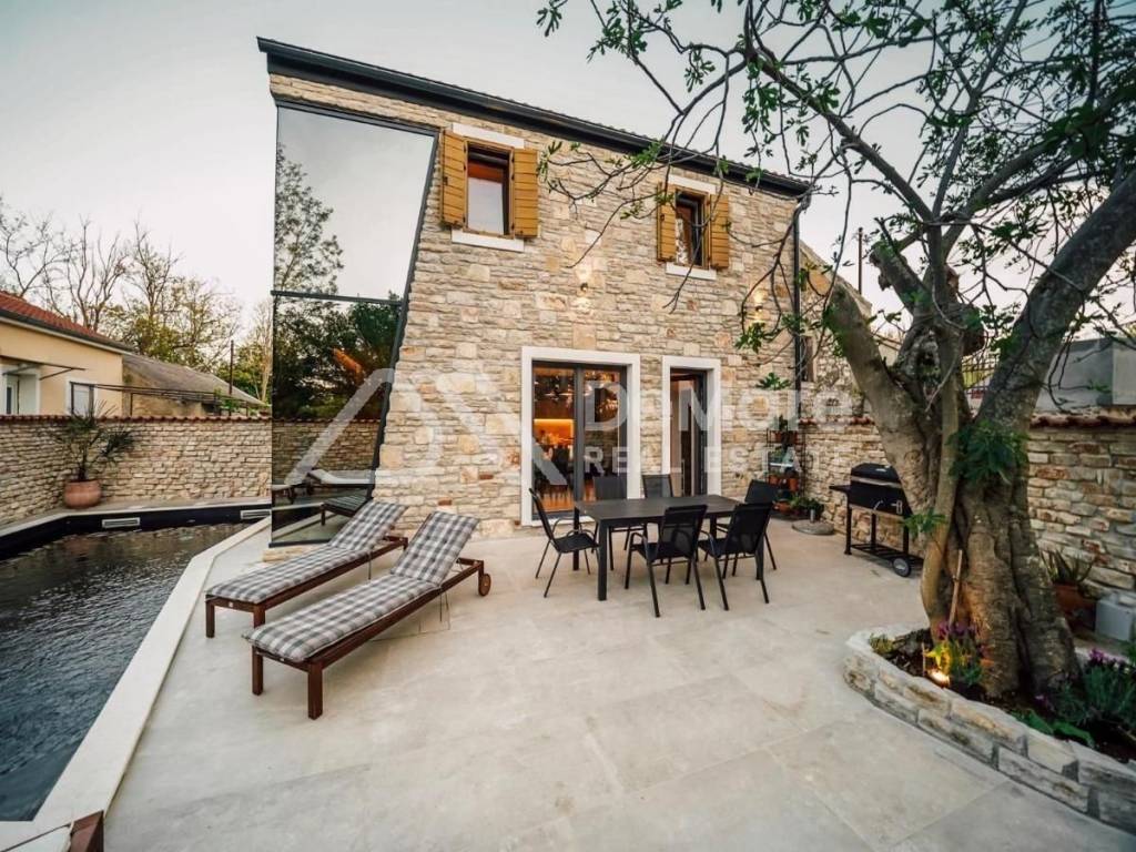 Kamena kuća, Prodaja, Privlaka, Privlaka