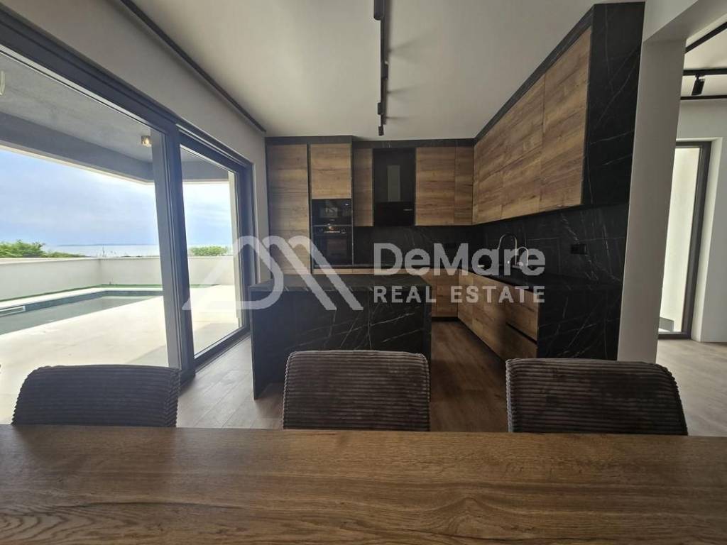 Luksuzna vila, Prodaja, Privlaka, Privlaka