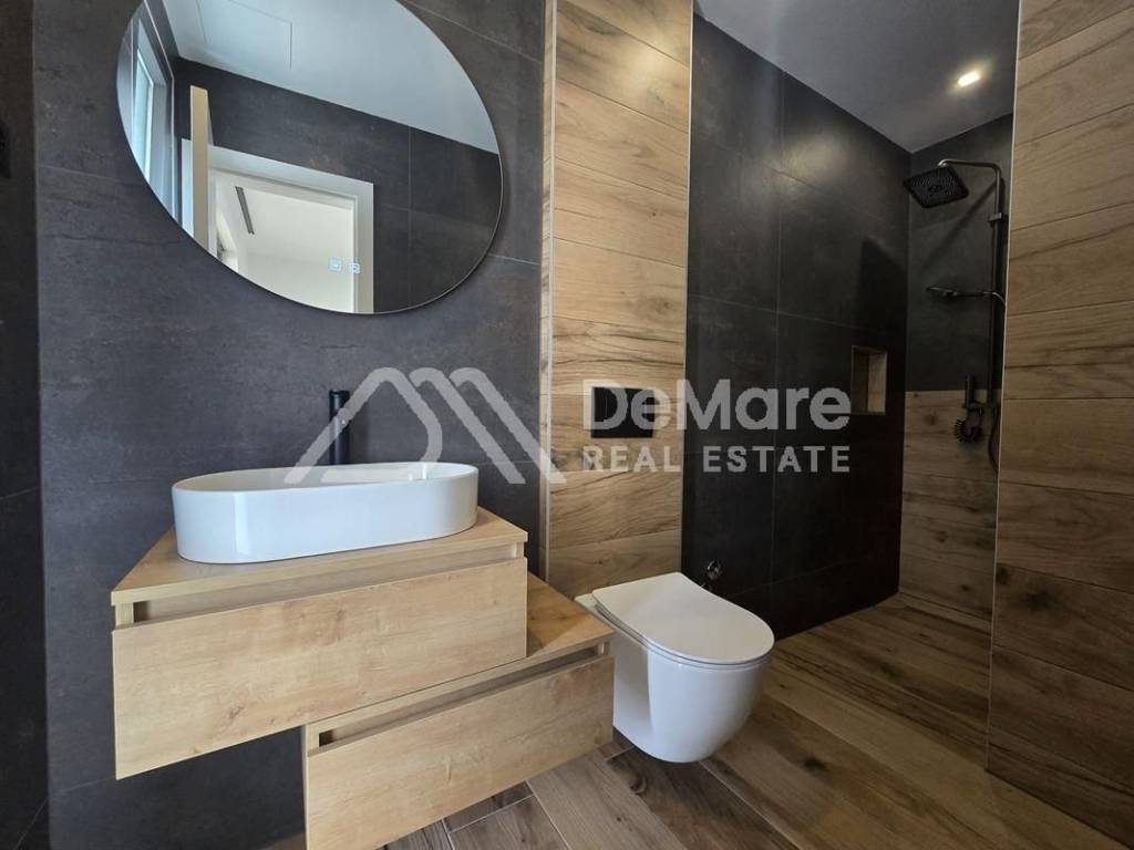 Luksuzna vila, Prodaja, Privlaka, Privlaka