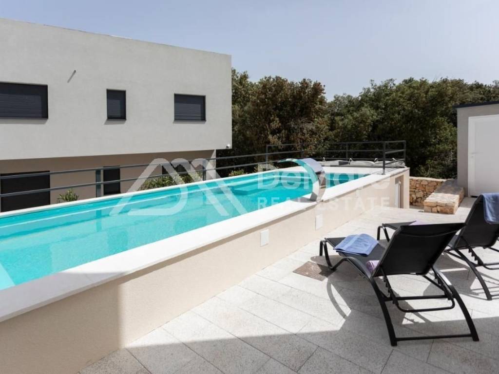 Apartman na moru, Prodaja, Nin, Zaton