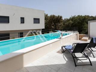 Apartman na moru, Prodaja, Nin, Zaton