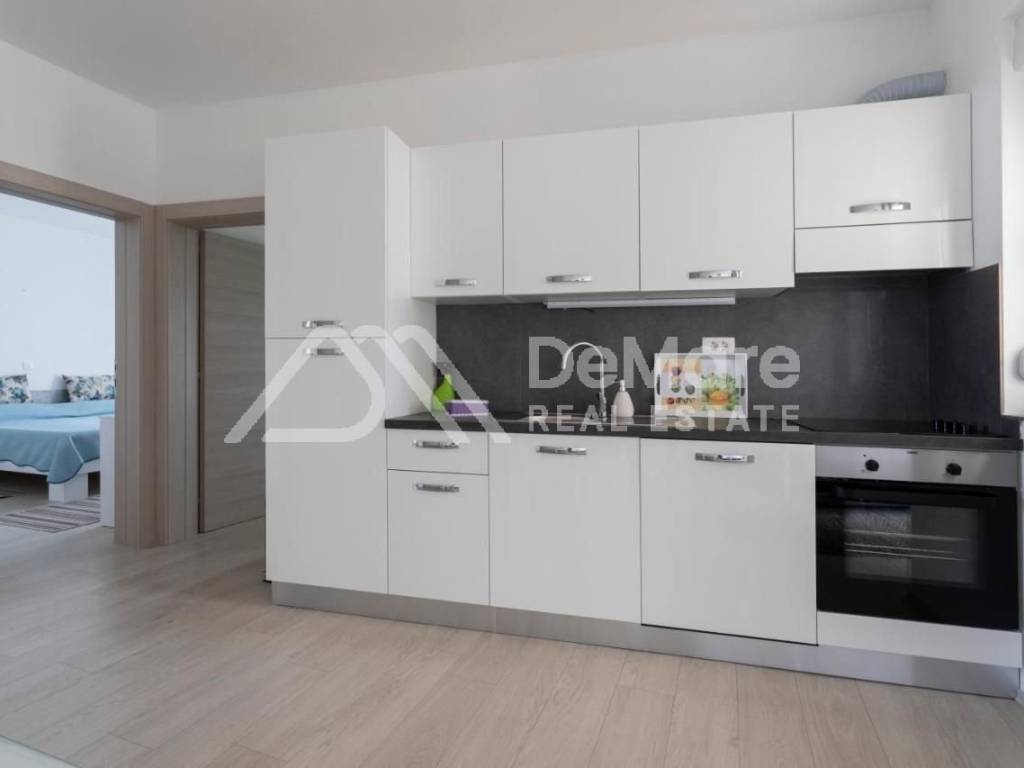 Apartman na moru, Prodaja, Nin, Zaton