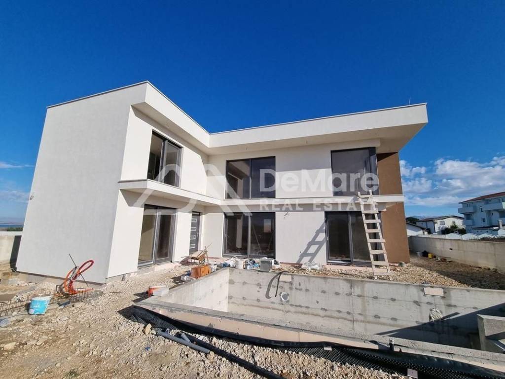 Luksuzna vila, Prodaja, Privlaka, Privlaka