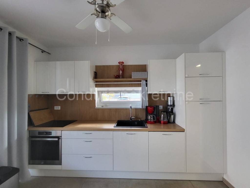 Apartman na moru, Prodaja, Nin, Nin